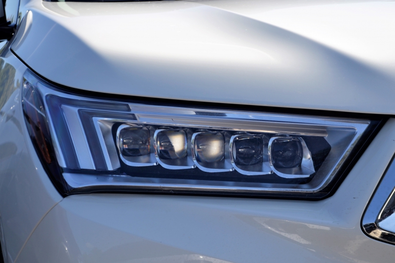 moto-ST ANTONIN-min_acura-headlamp-2834131